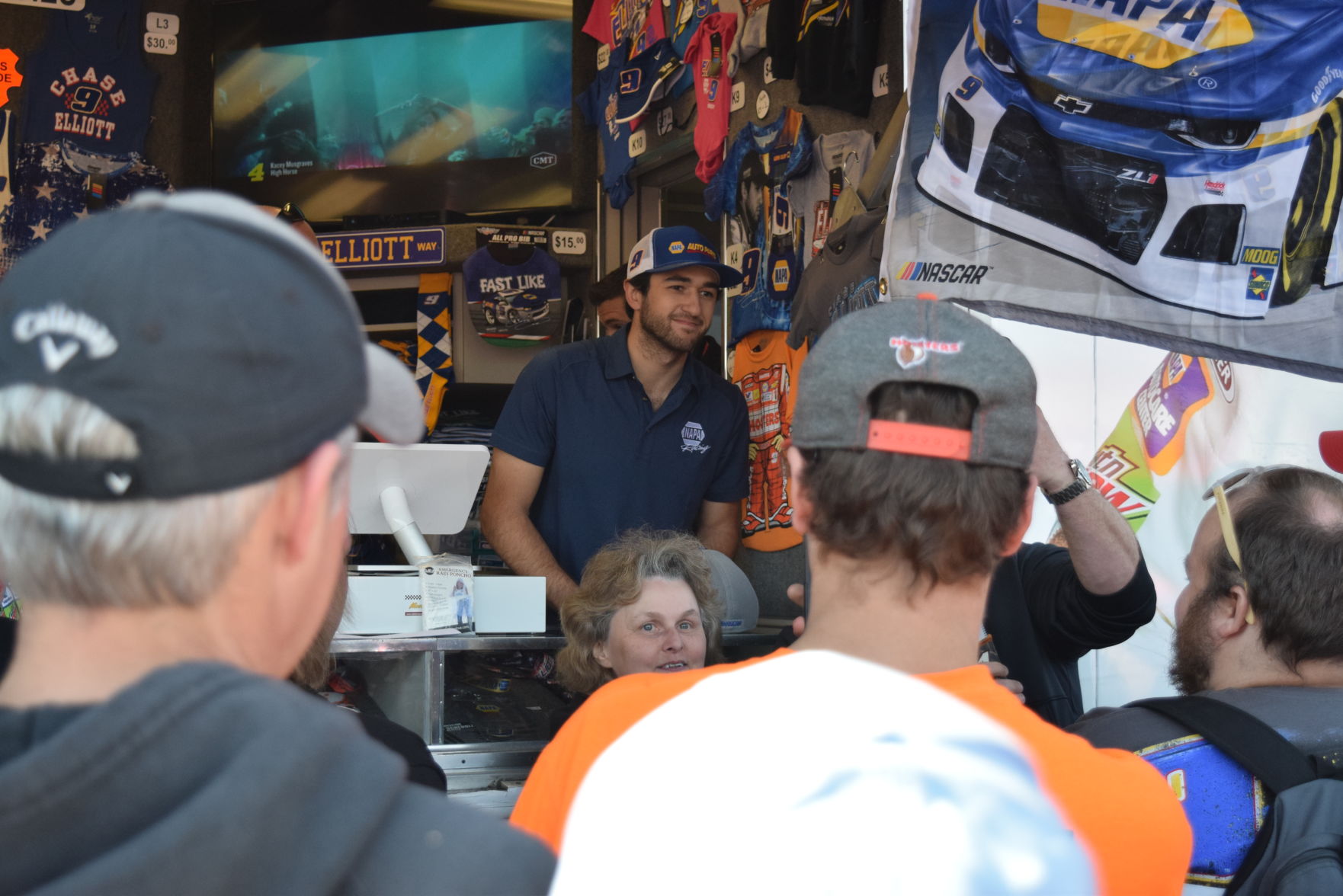 STP 500_Chase Elliott and fans